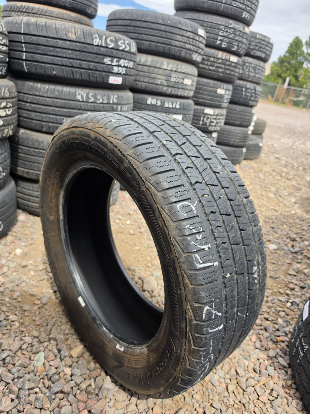 225/55R17 Single (1 Used Tire) Cooper Discoverer