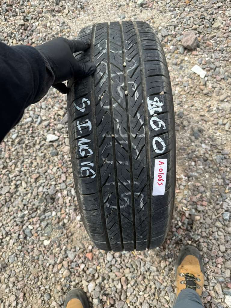 225/70R15 Single (1 Used Tire) Toyo Extensa AS2