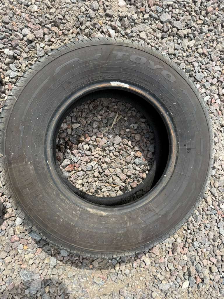 225/70R15 Single (1 Used Tire) Toyo Extensa AS2