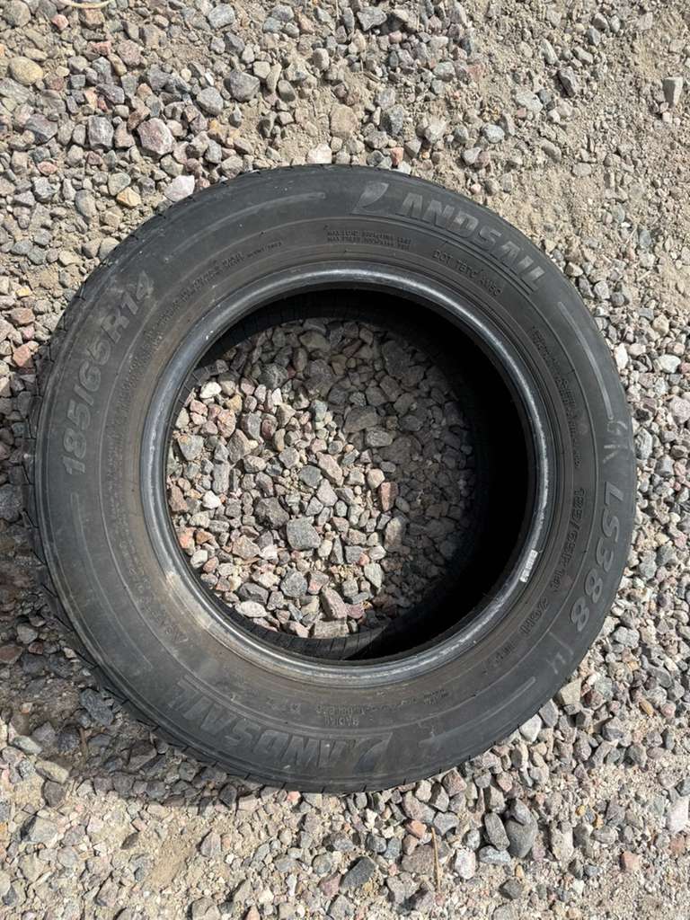185/65R14 Single (1 Used Tire) Landsail LS388