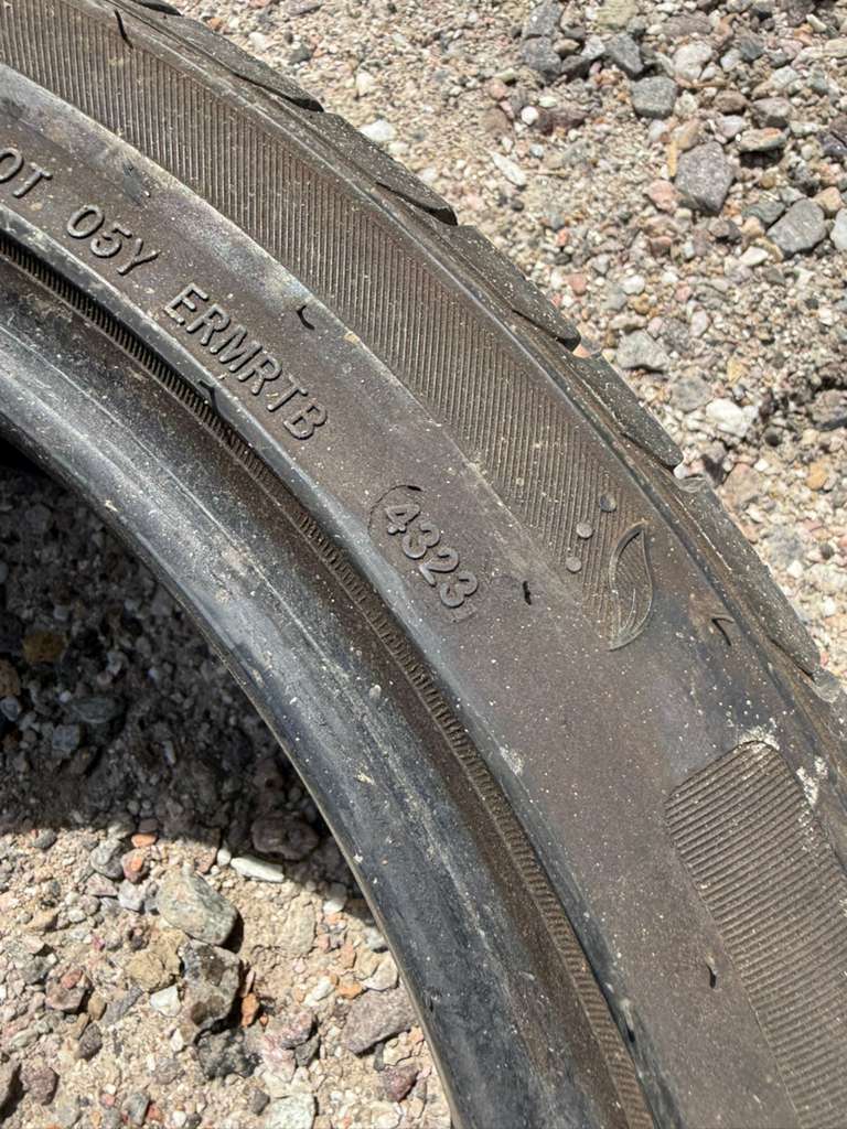 245/40ZR18 Single (1 Used Tire) Velozza ZXV
