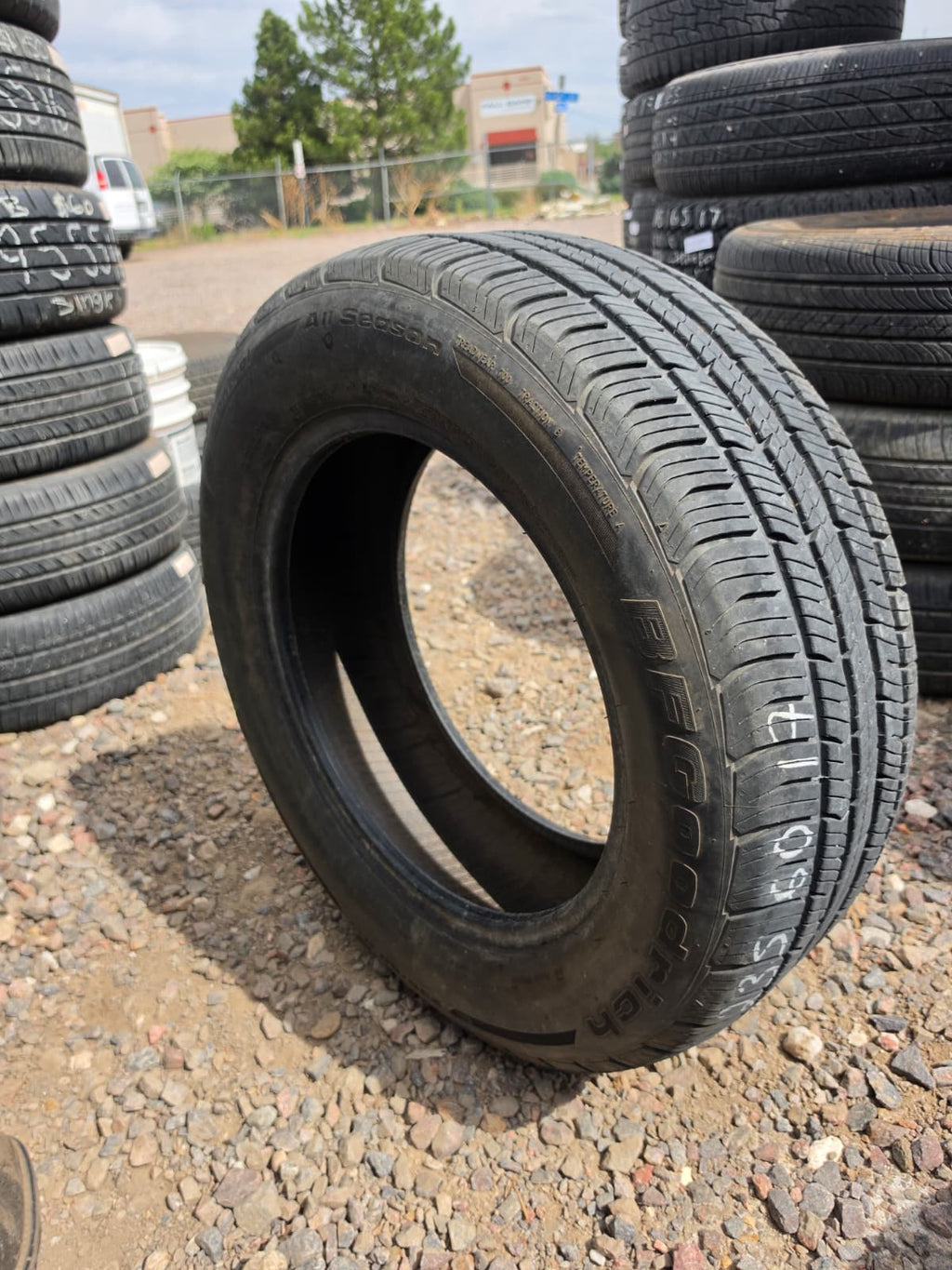 235/60R17 Single (1 Used Tire) BF Goodrich Advantage