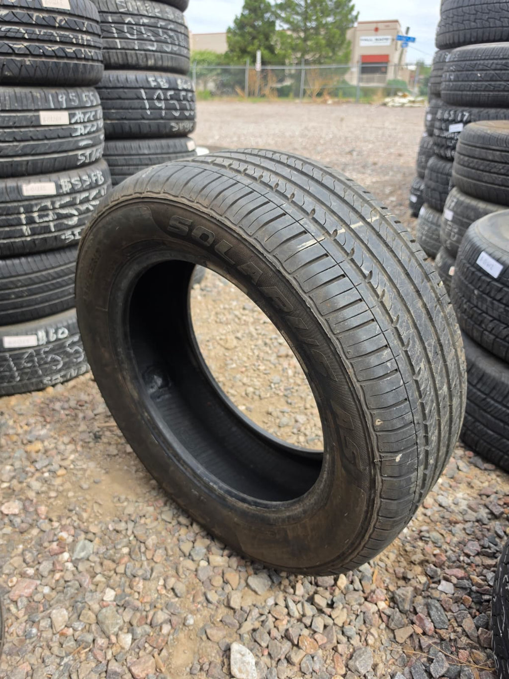 235/55R17 Single (1 Used Tire) StarFire Solarus