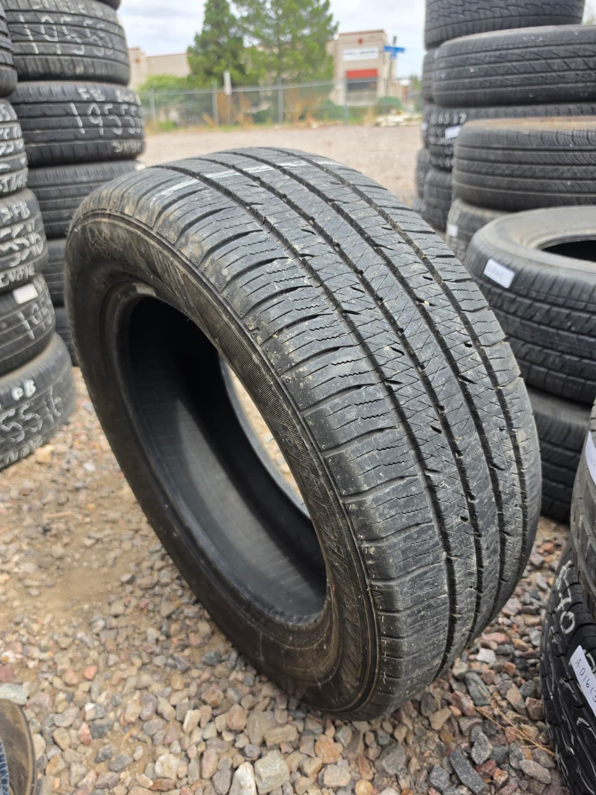 235/55R17 Single (1 Used Tire) Mazama Solarus