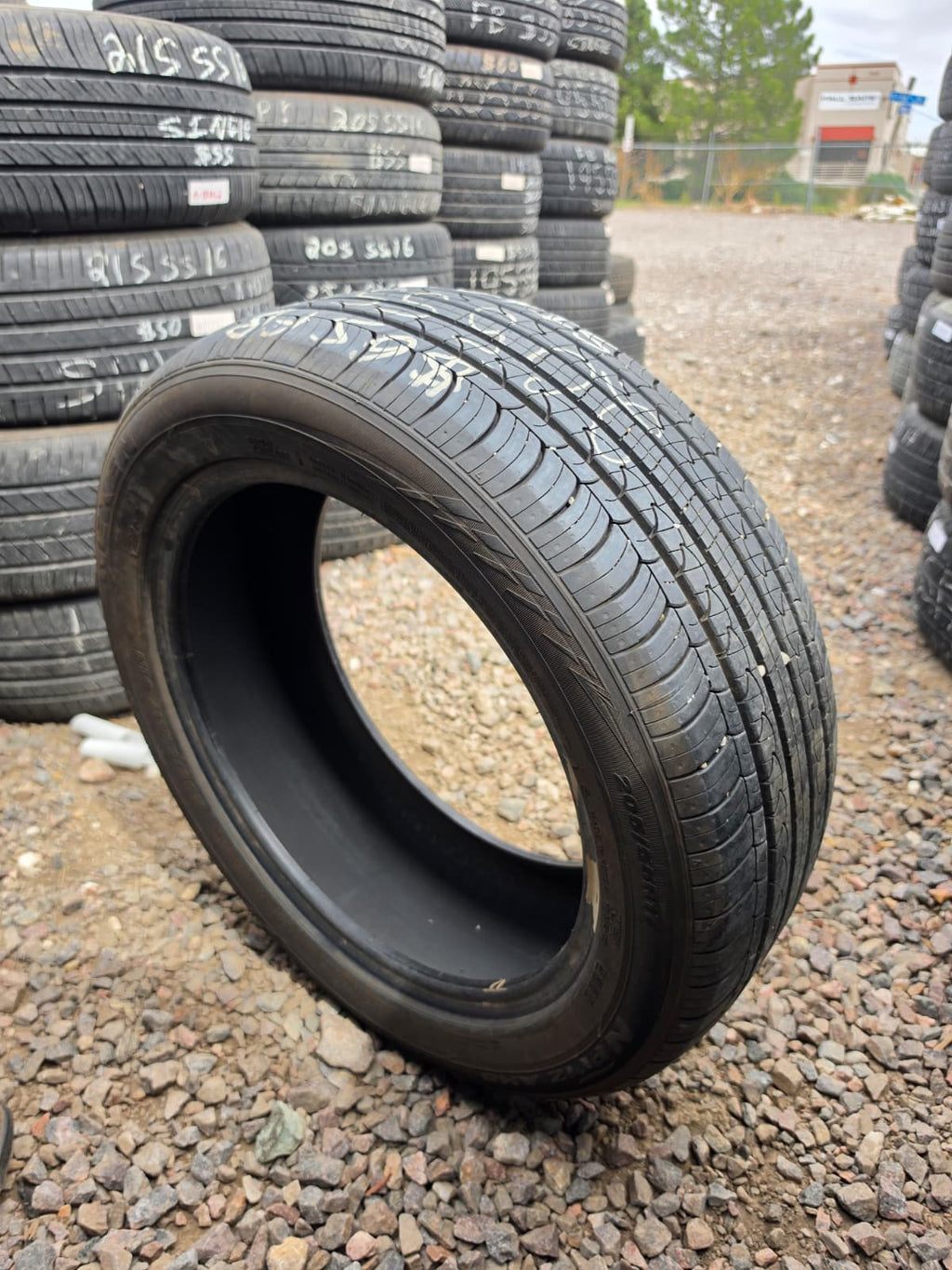 205/55R17 Single (1 Used Tire) Nexen Npriz AH8