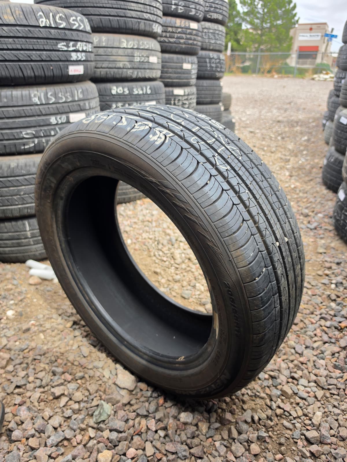 205/55R17 Single (1 Used Tire) Nexen Npriz AH8