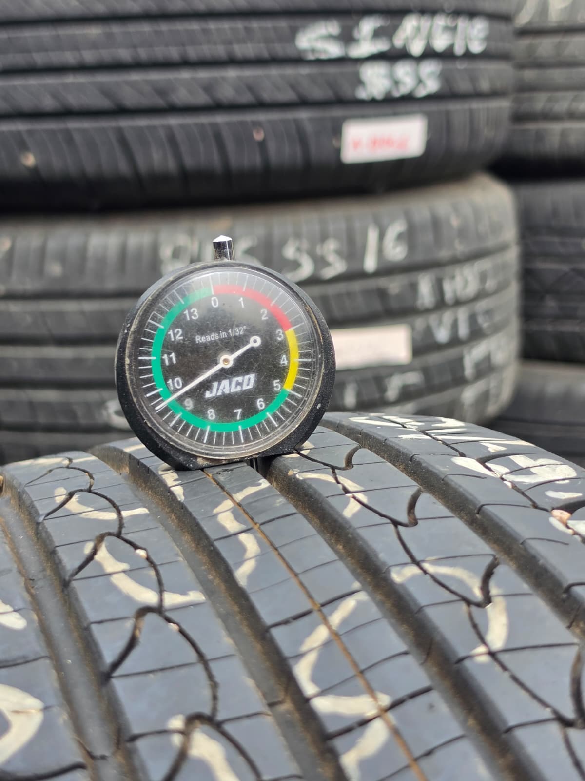 205/55R17 Single (1 Used Tire) Nexen Npriz AH8
