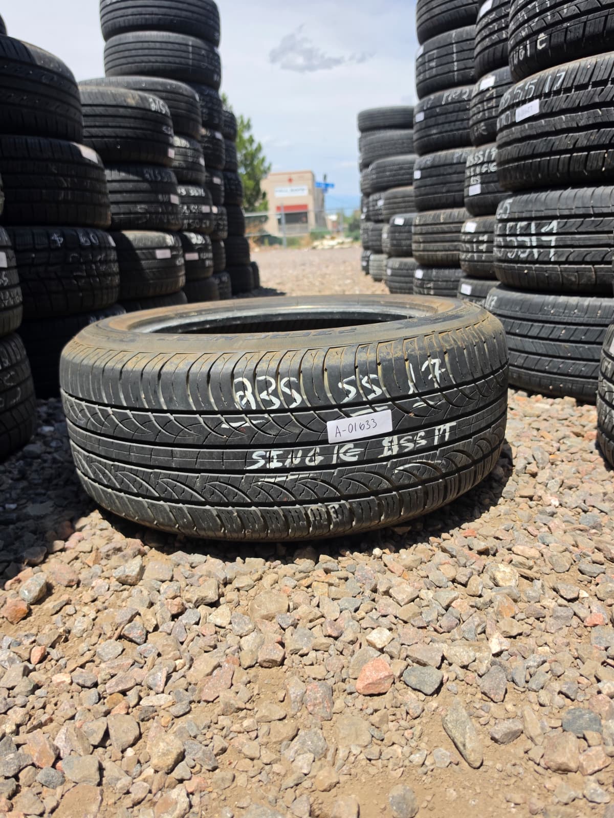 235/55ZR17 Single (1 Used Tire) Pirelli P Zero Nero