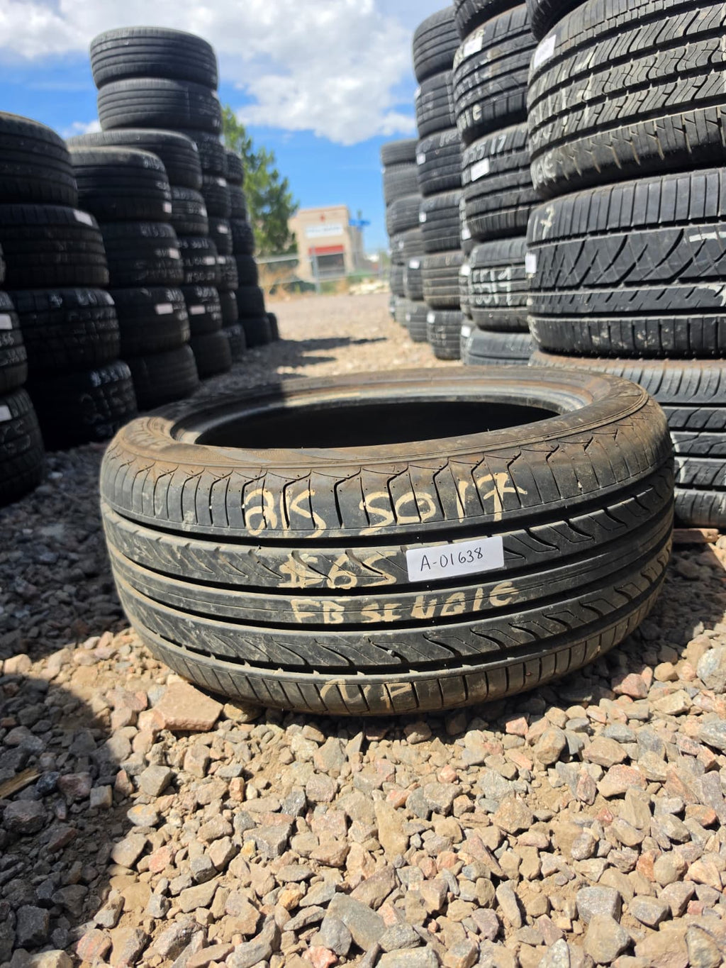 215/50R17 Single (1 Used Tire) Sentury UHP