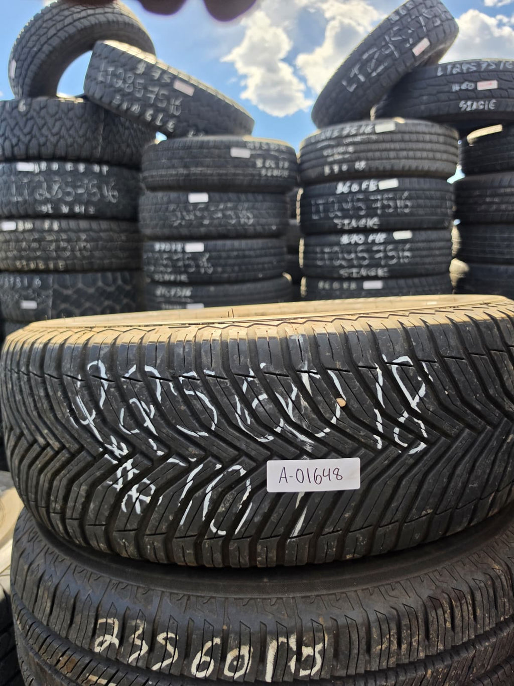 225/60R18 Single (1 Used Tire) Michelin Cross Climate2