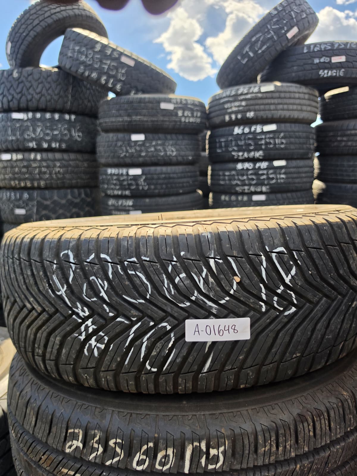 225/60R18 Single (1 Used Tire) Michelin Cross Climate2
