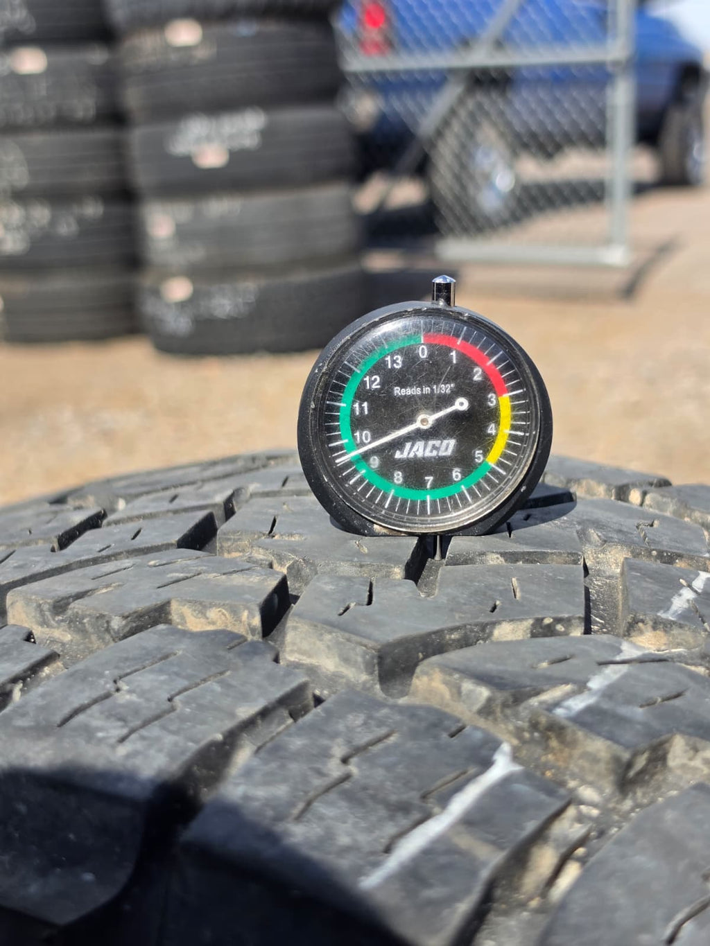 LT275/70R18 Single (1 Used Tire) Toyo Open Country
