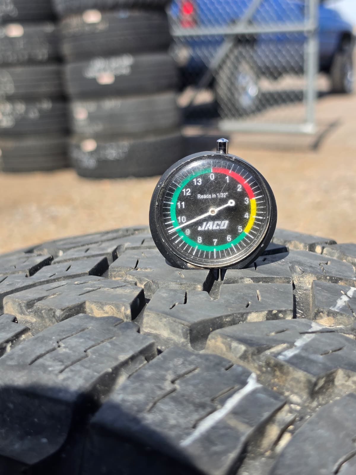 LT275/70R18 Single (1 Used Tire) Toyo Open Country