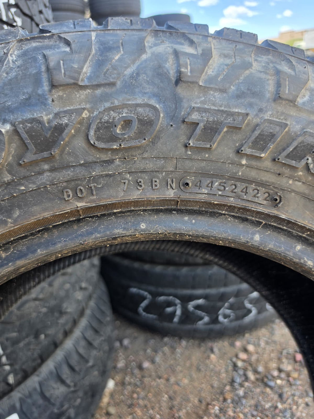 LT275/70R18 Single (1 Used Tire) Toyo Open Country