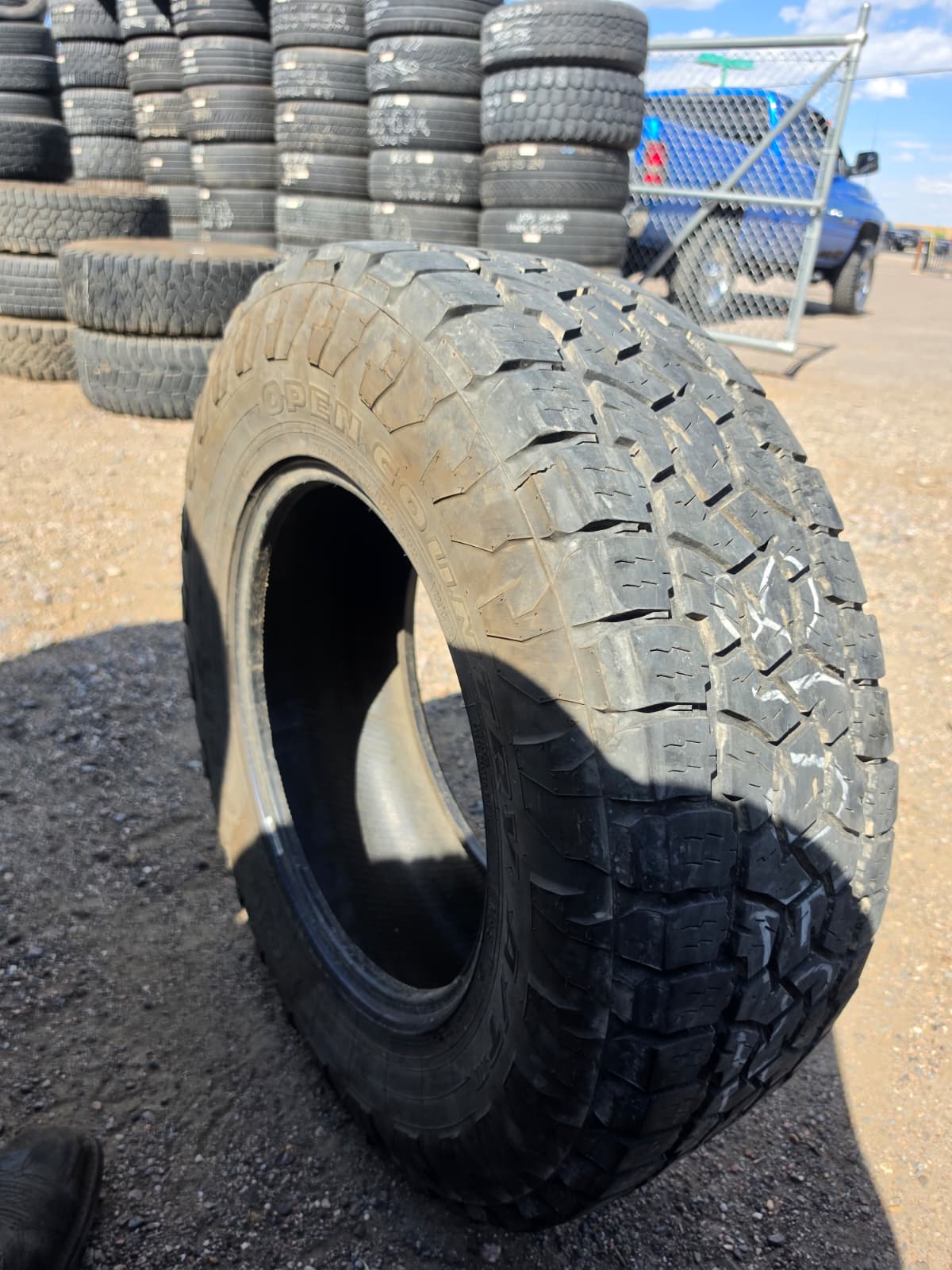 LT275/70R18 Single (1 Used Tire) Toyo Open Country