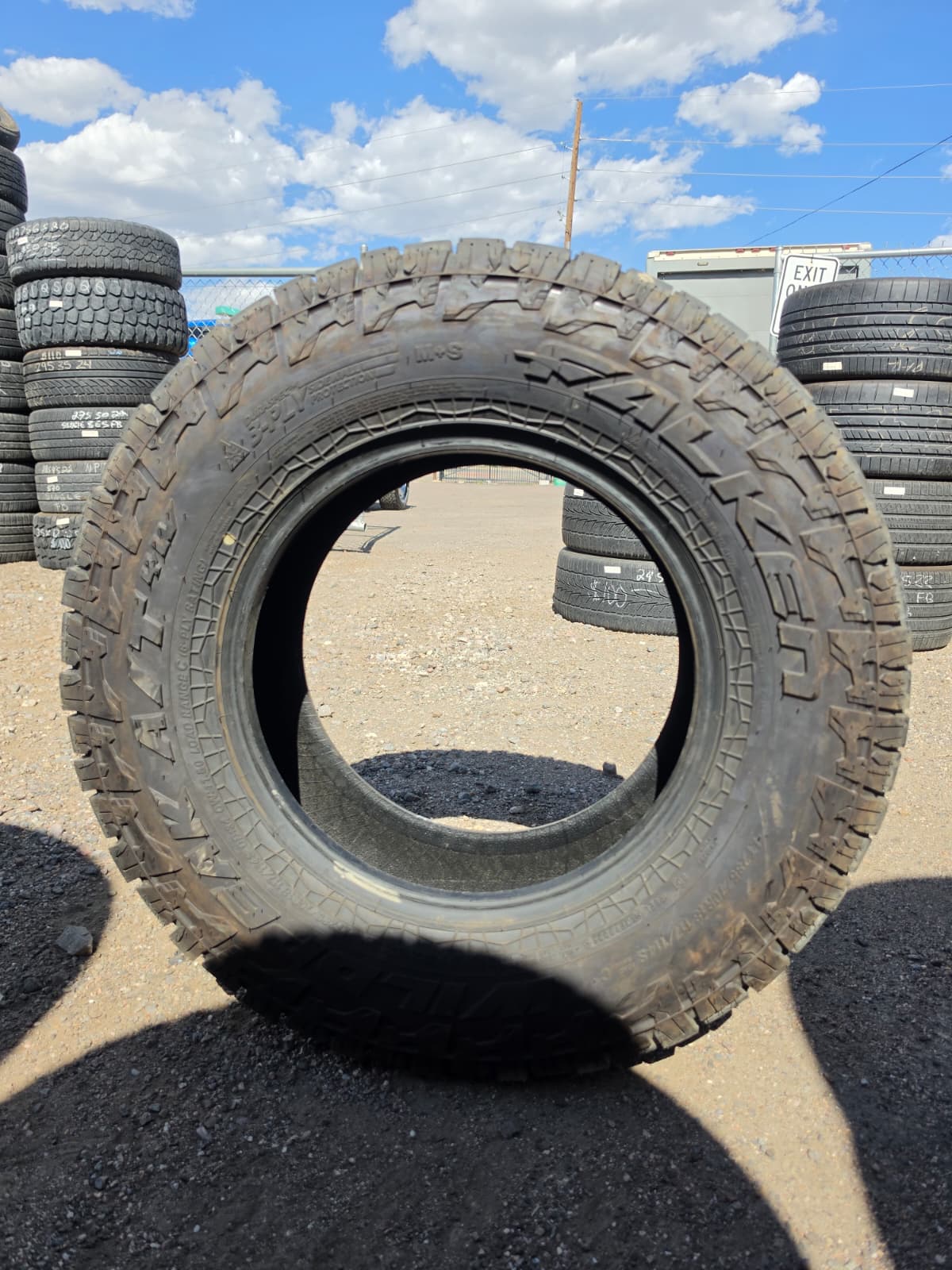 LT285/70R18 Single (1 Used Tire) Falken Wild Peak