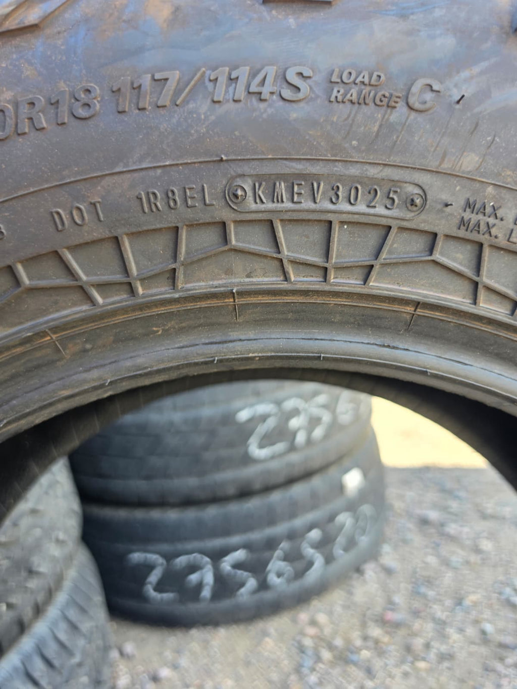 LT285/70R18 Single (1 Used Tire) Falken Wild Peak