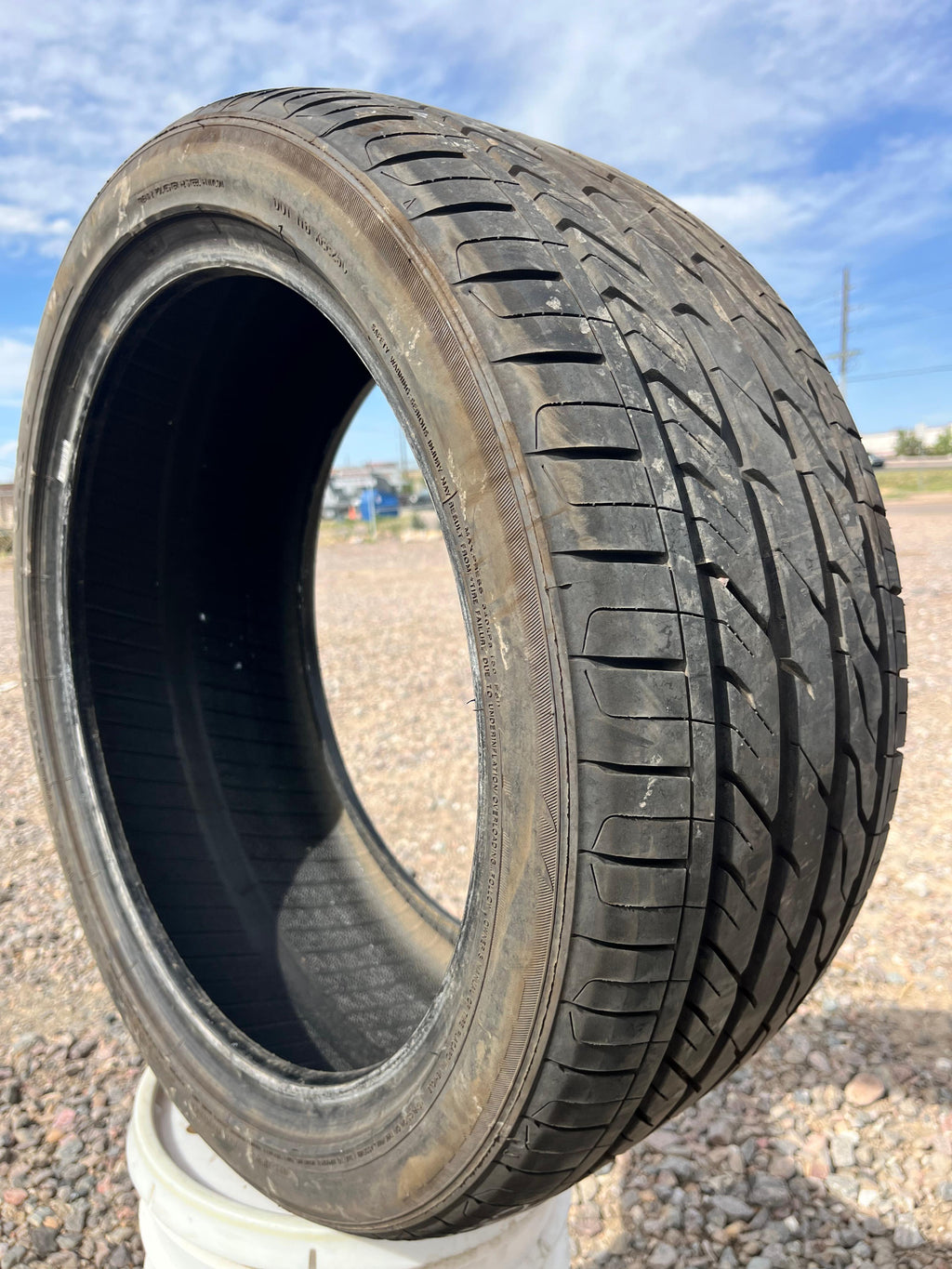 245/45ZR18 Single (1 Used Tire) Sentury UHPT