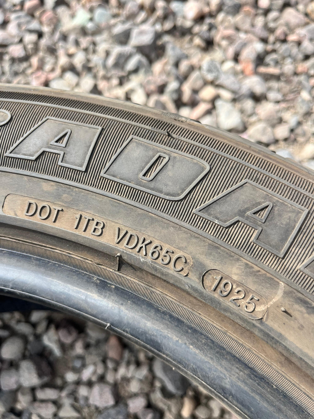 P215/45R18 Single (1 Used Tire) Radar Dimax AS-18