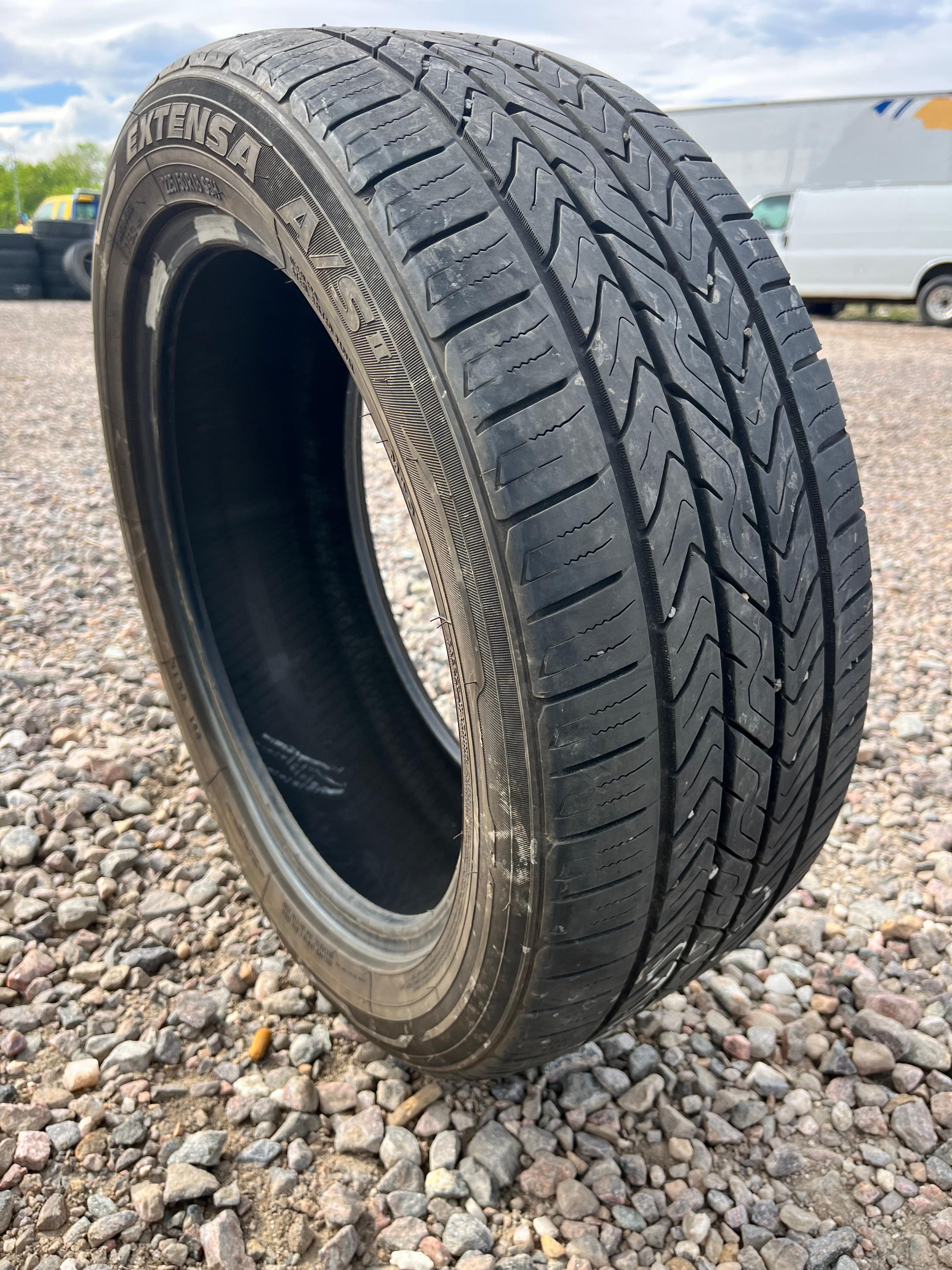 225/50R18 Single (1 Used Tire) TOYO Extensa 2