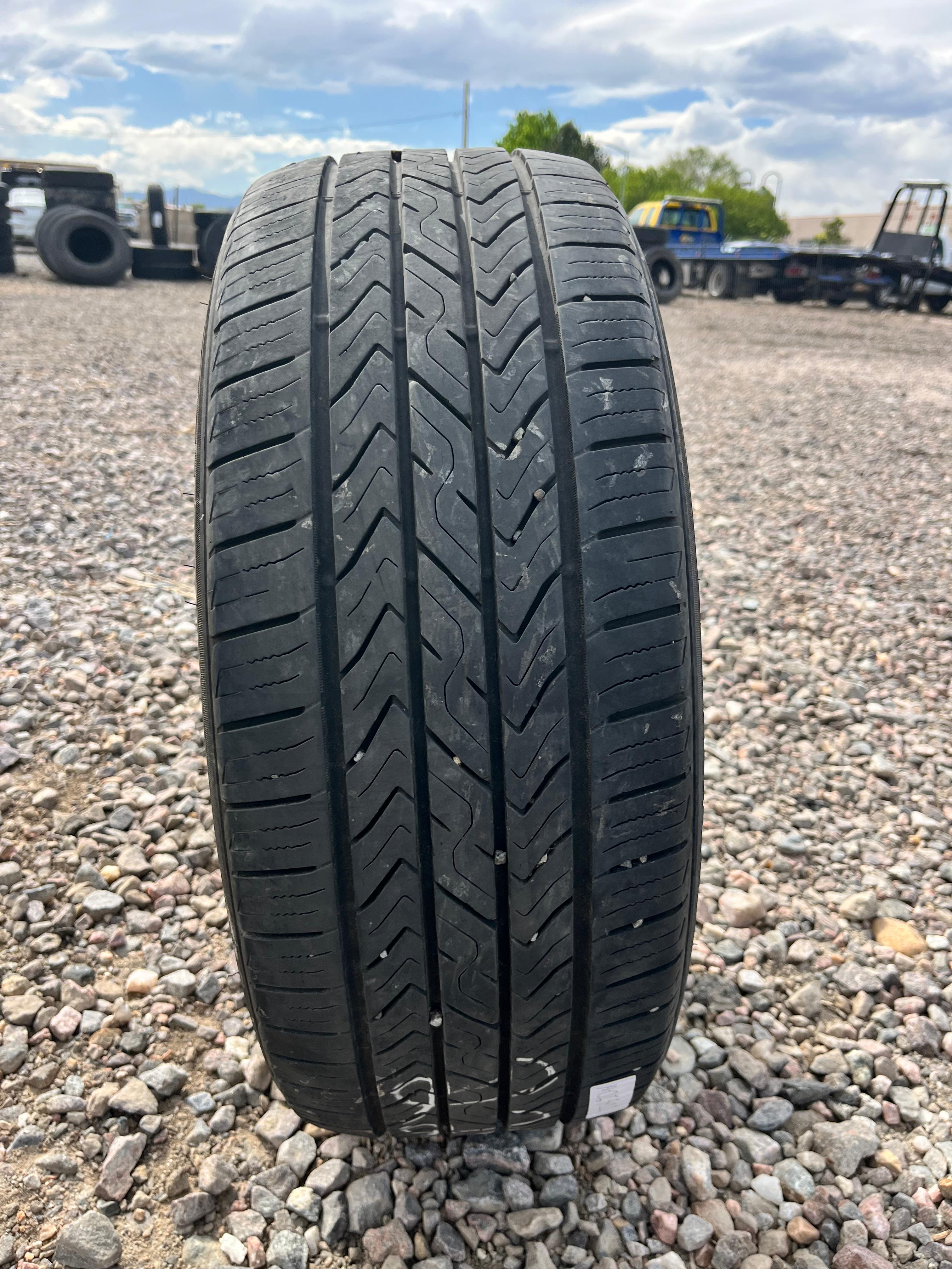 225/50R18 Single (1 Used Tire) TOYO Extensa 2