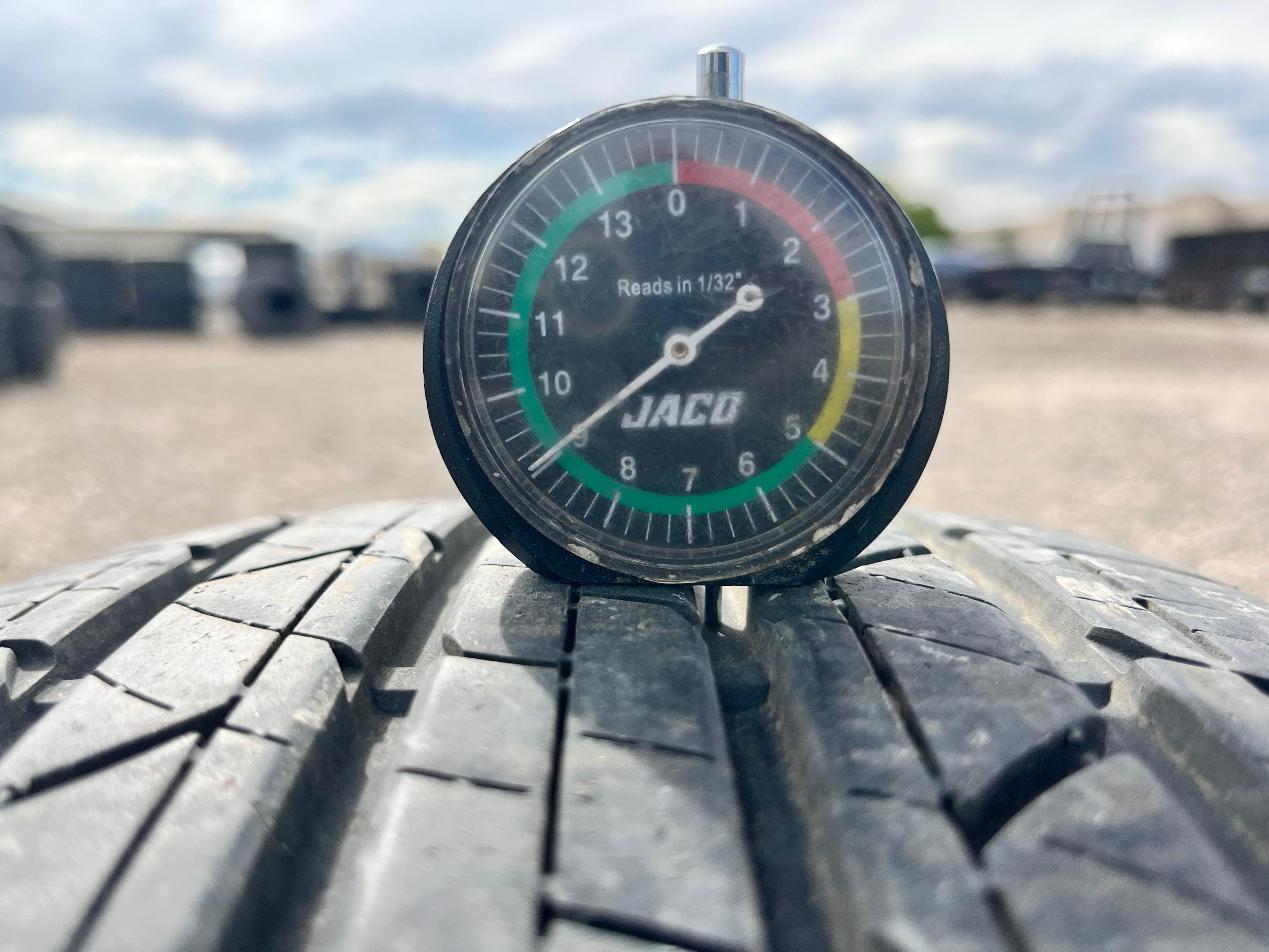 215/55R18 Single (1 Used Tire) Milestar MS 932 Sport