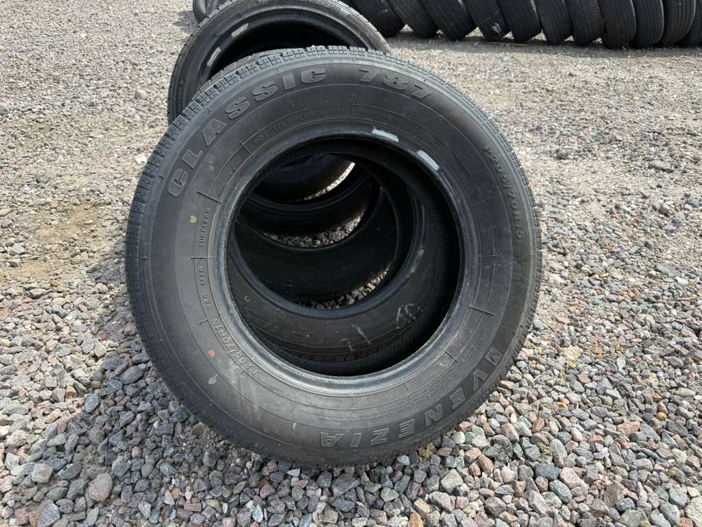 205/70R15 Single (1 Used Tire) Venezia Classic 787