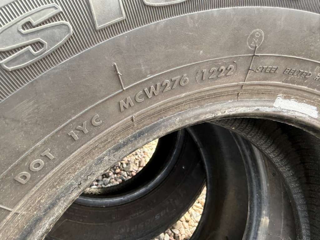 205/70R15 Single (1 Used Tire) Venezia Classic 787