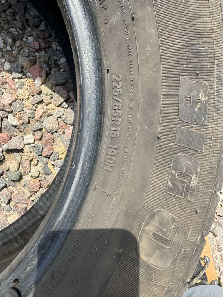 225/65R16 Single (1 Used Tire) Big O Legacy