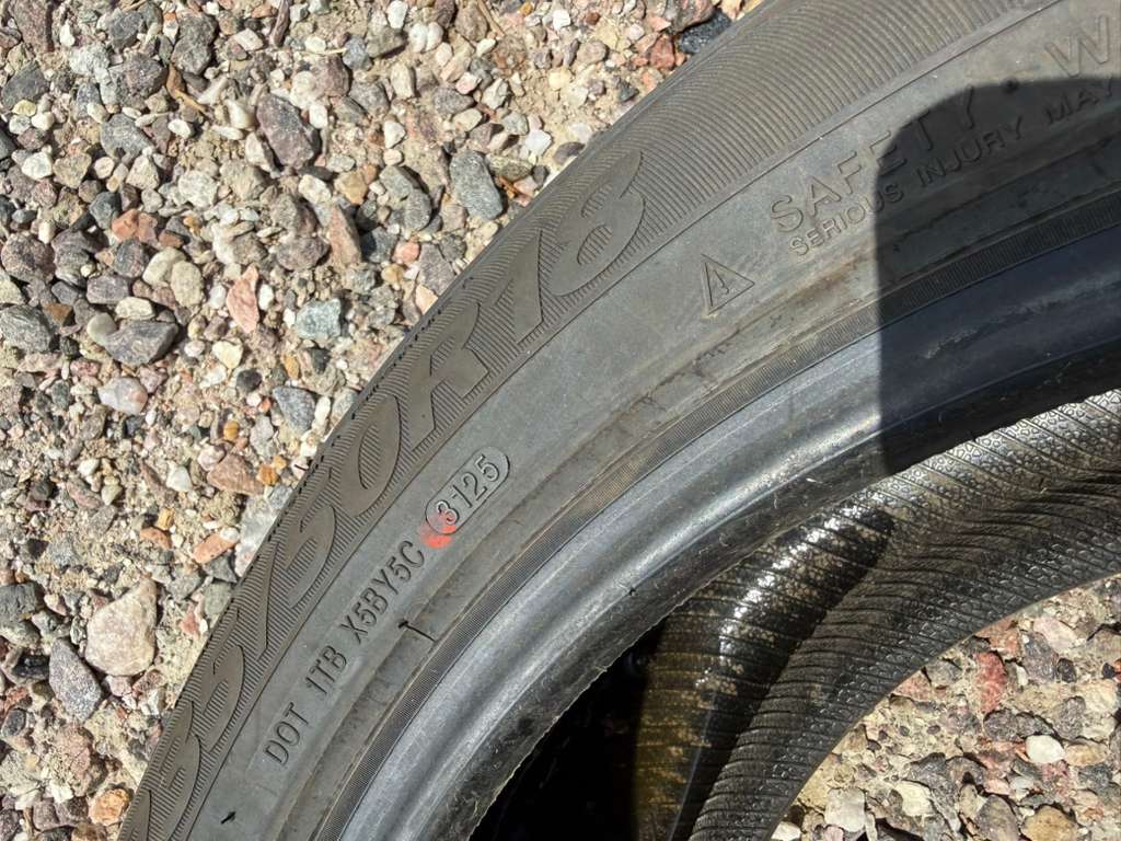 235/50R18 Single (1 Used Tire) Sentury UHP