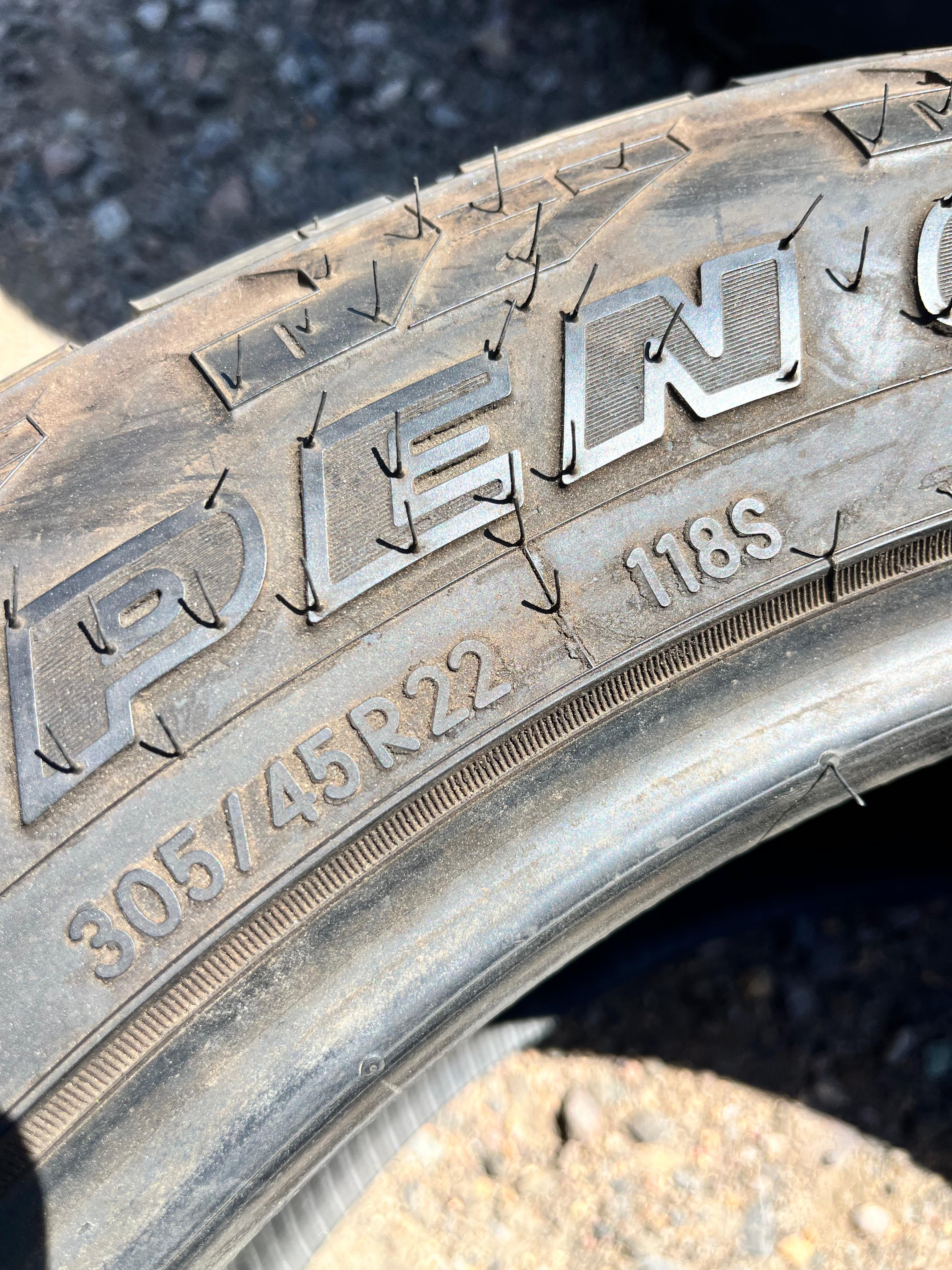 305/45R22 Single (1 Used Tire) Toyo Tires Open Country