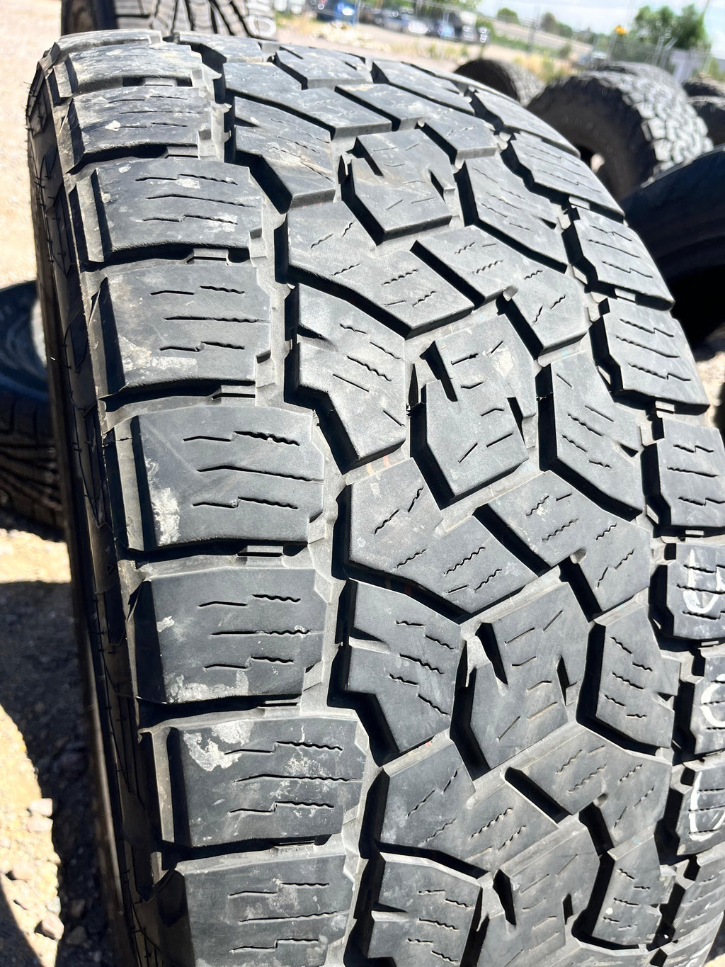 305/45R22 Single (1 Used Tire) Toyo Tires Open Country
