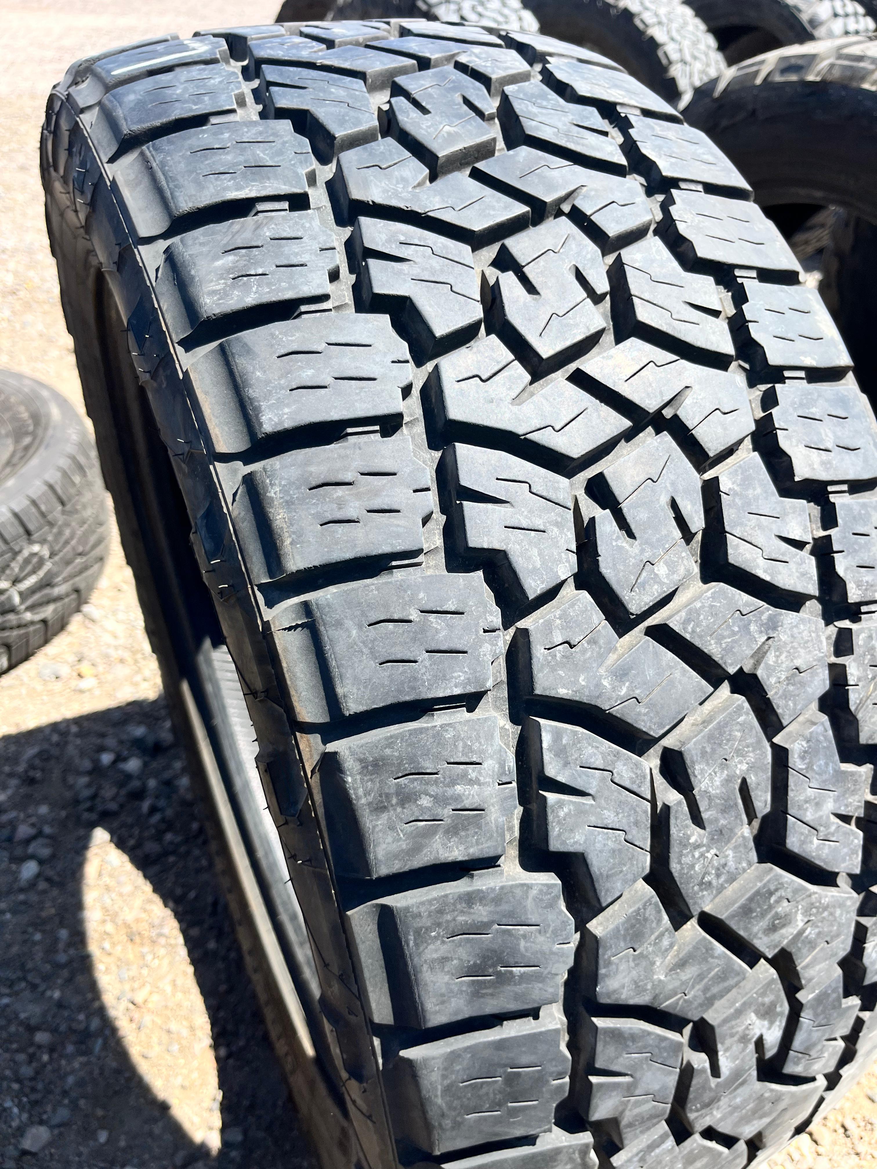 LT285/50R22 Single (1 Used Tire) Toyo Tires Open Country