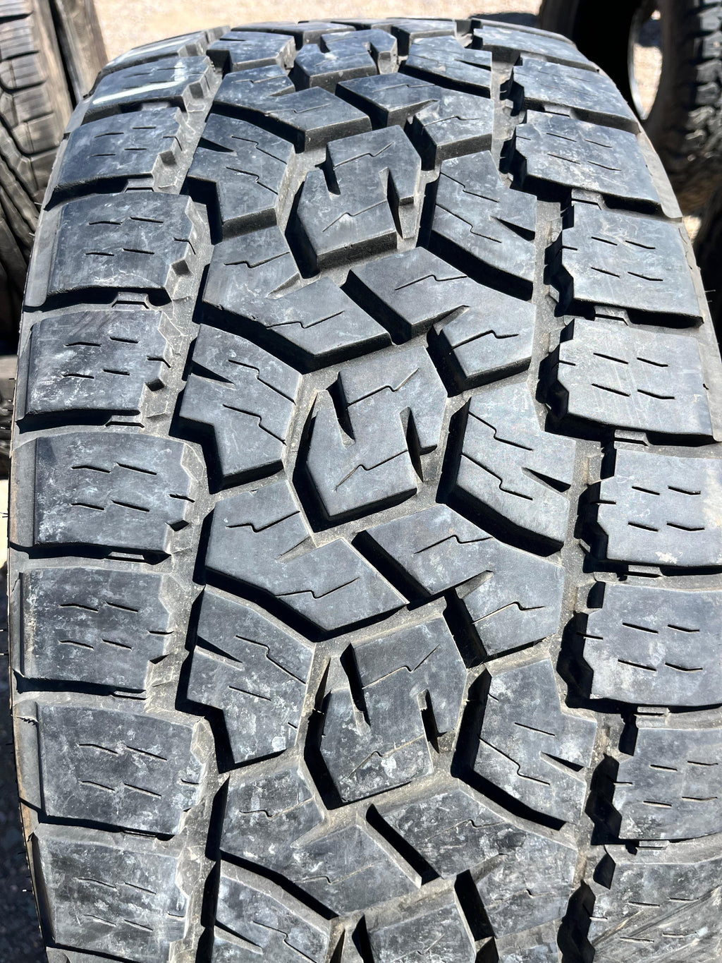 LT285/50R22 Single (1 Used Tire) Toyo Tires Open Country