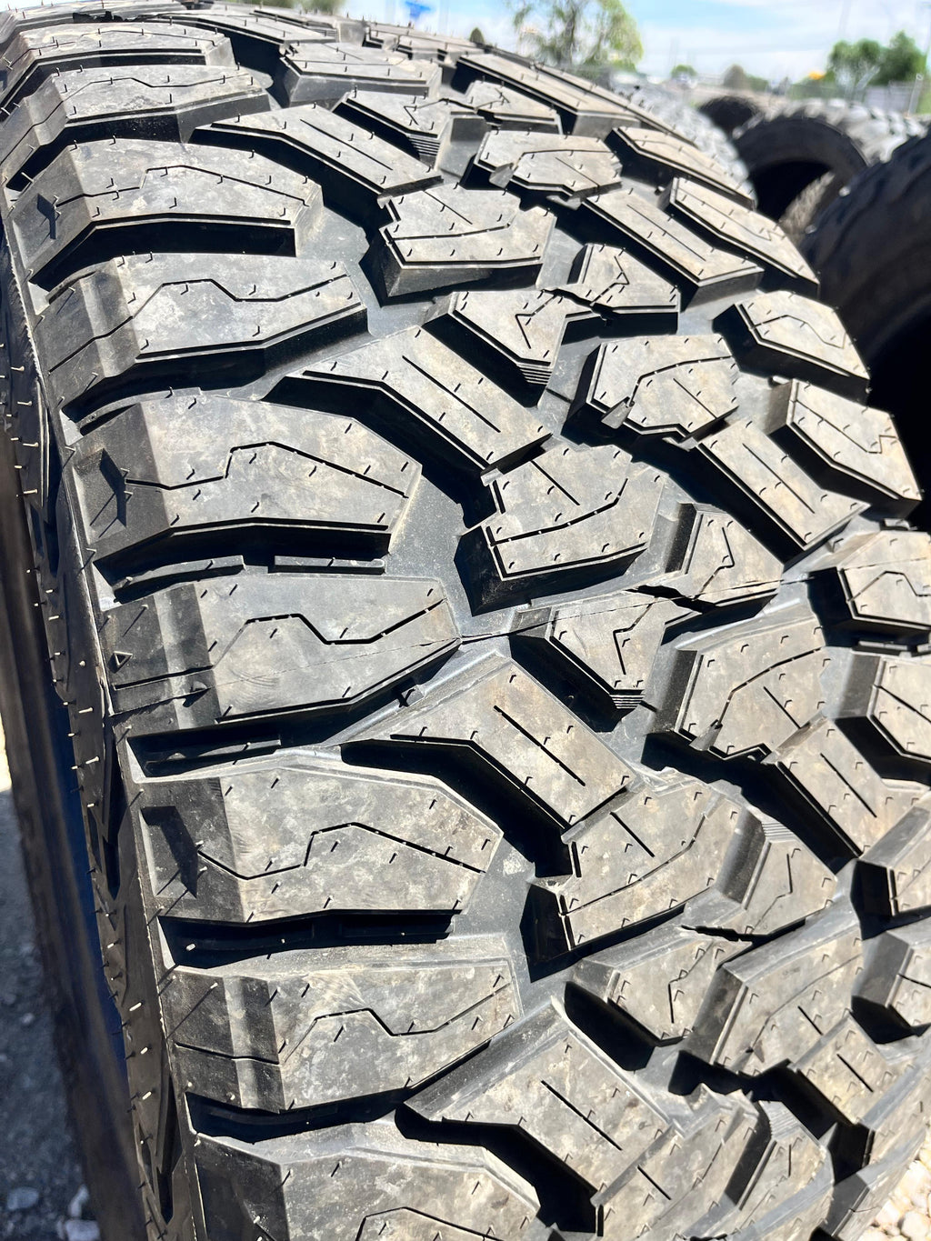 LT33x12.50R20 Single (1 Used Tire) Delinte Bandit