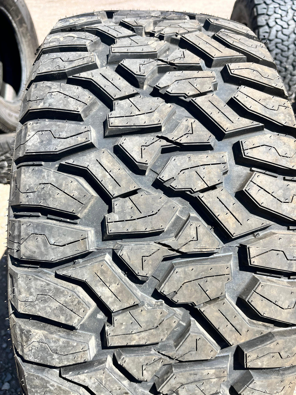 LT33x12.50R20 Single (1 Used Tire) Delinte Bandit