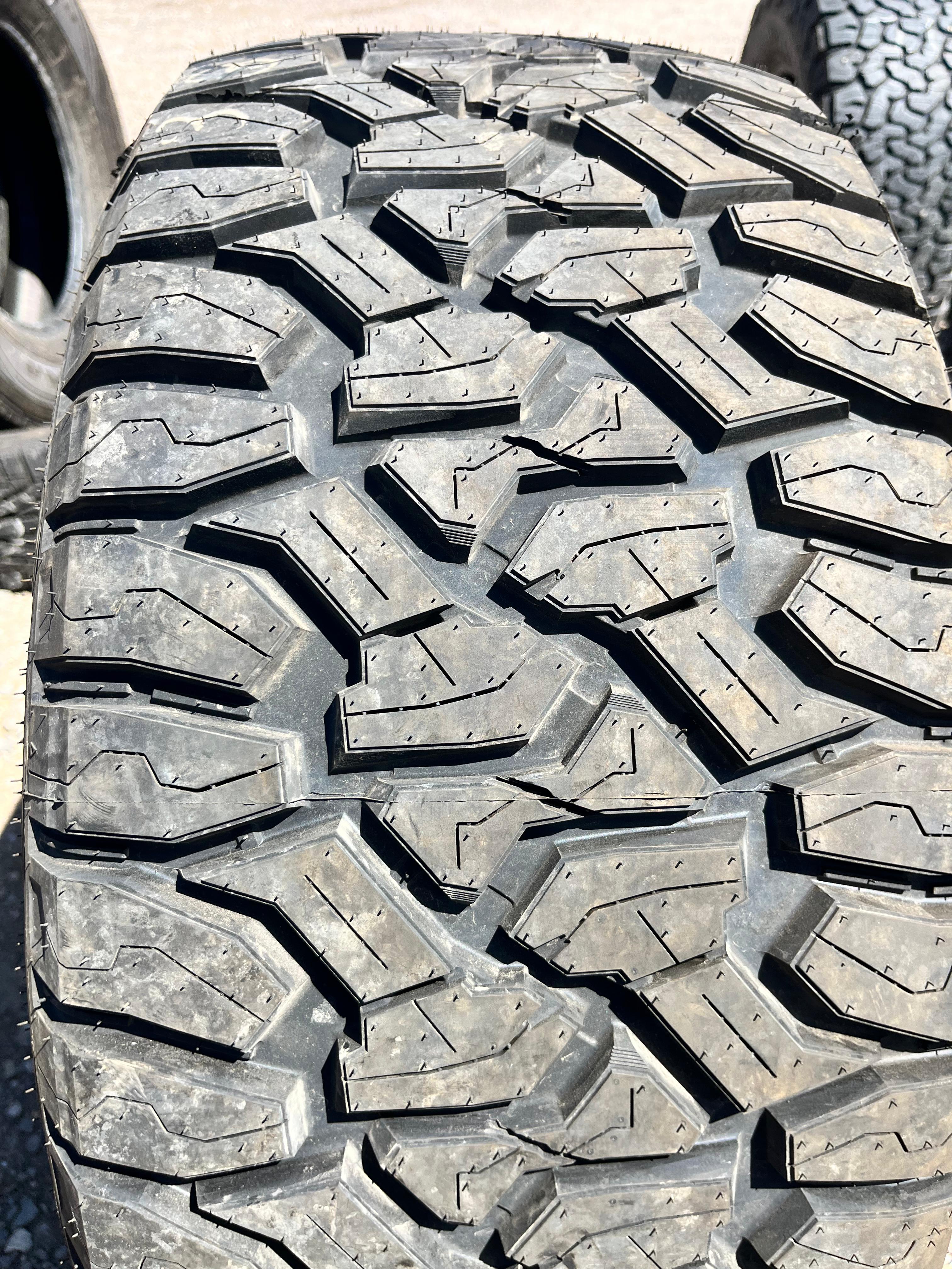 LT33x12.50R20 Single (1 Used Tire) Delinte Bandit