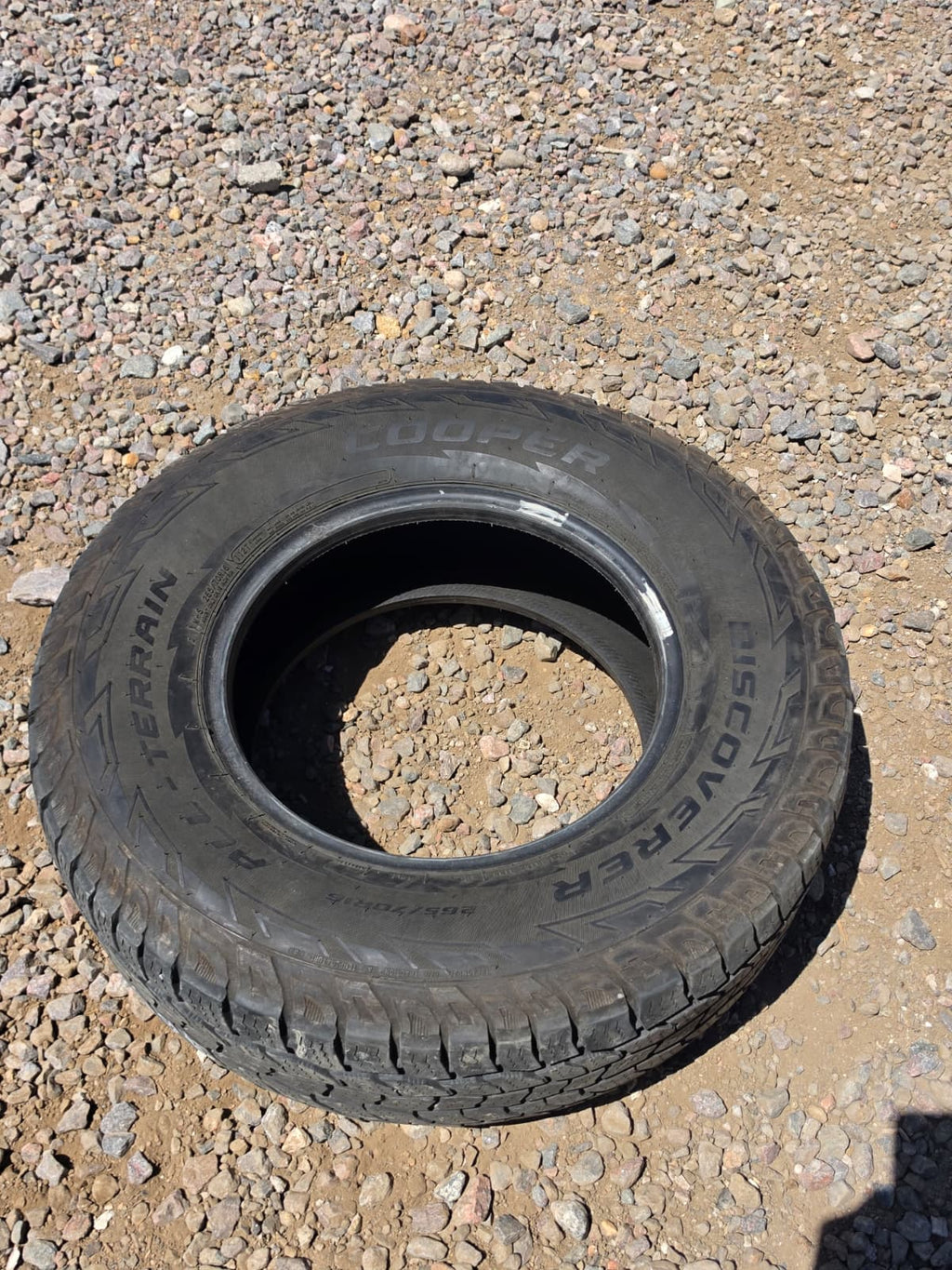 265/70R16 Single (1 Used Tire) Cooper Discoverer