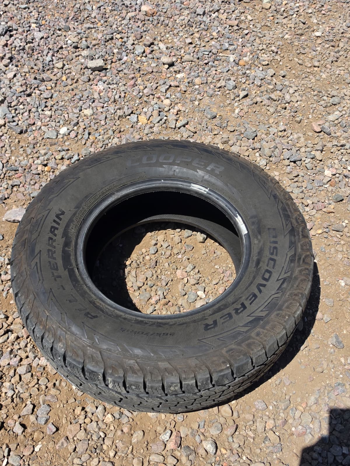 265/70R16 Single (1 Used Tire) Cooper Discoverer