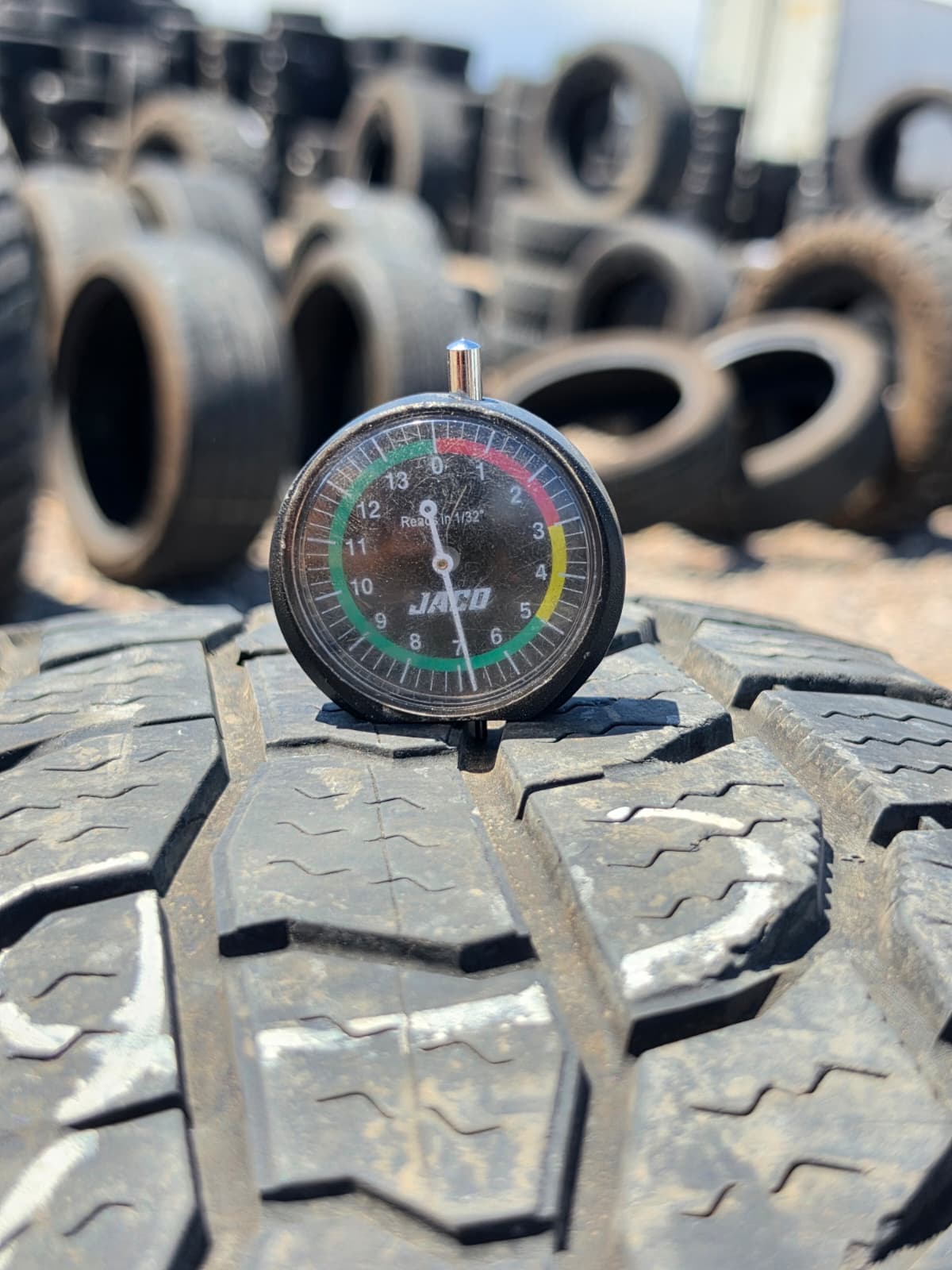 265/70R16 Single (1 Used Tire) Cooper Discoverer