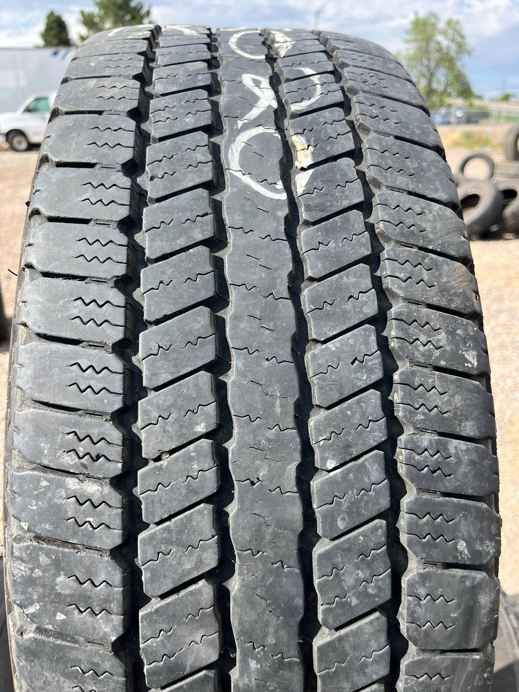 LT265/60R20 Set (4 Used Tires) Goodyear Wrangler SR-A