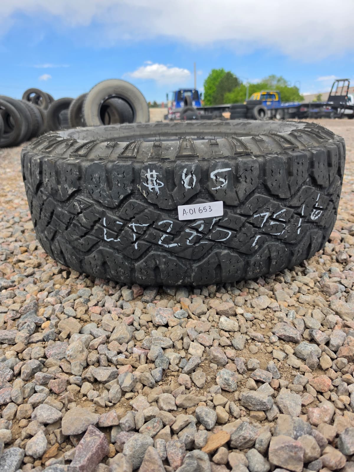LT285/75R16 Single (1 Used Tire) Goodyear Wrangler DuraTrac