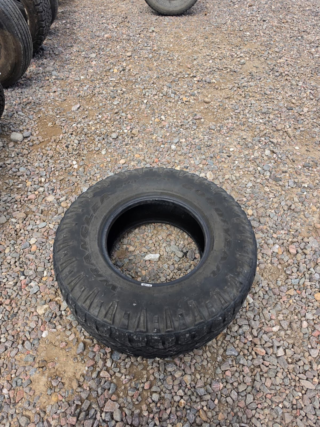 LT285/75R16 Single (1 Used Tire) Goodyear Wrangler DuraTrac