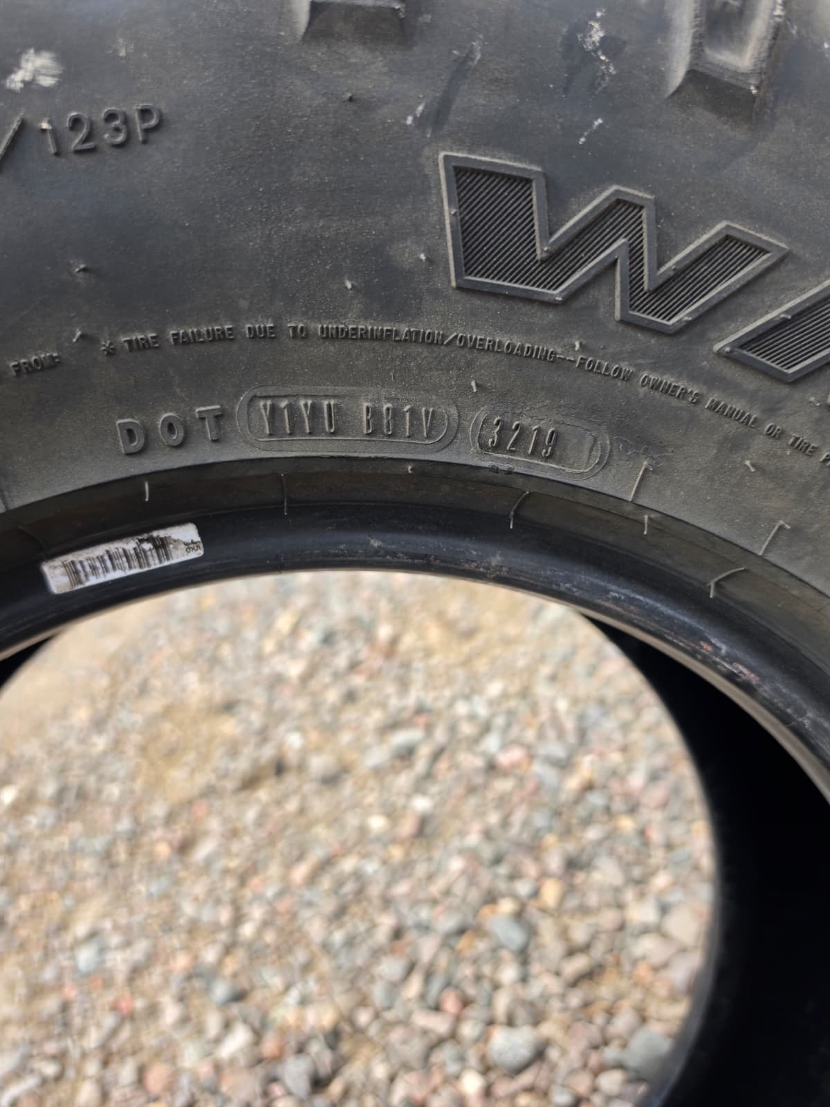 LT285/75R16 Single (1 Used Tire) Goodyear Wrangler DuraTrac