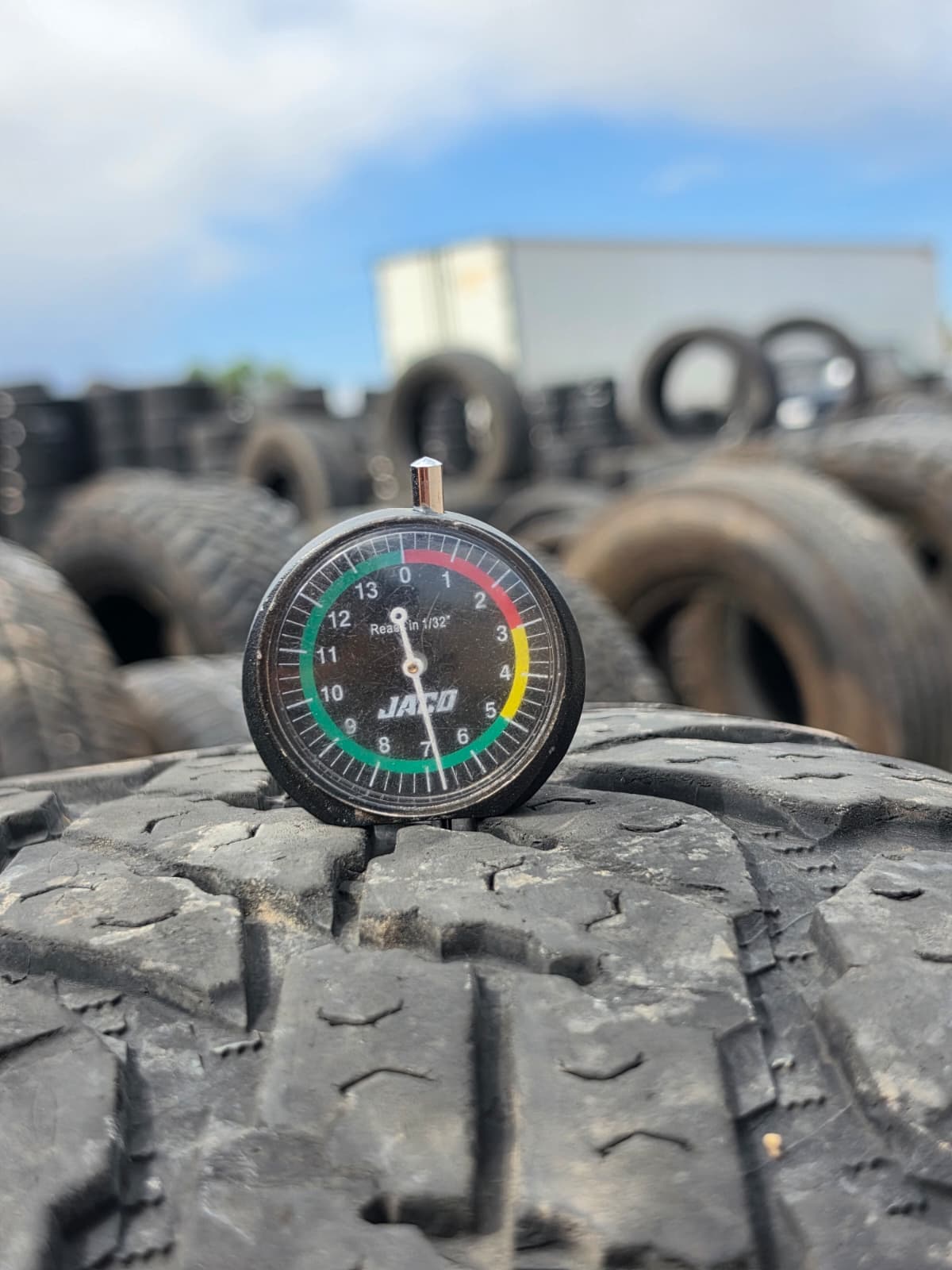 LT285/75R16 Single (1 Used Tire) Goodyear Wrangler DuraTrac