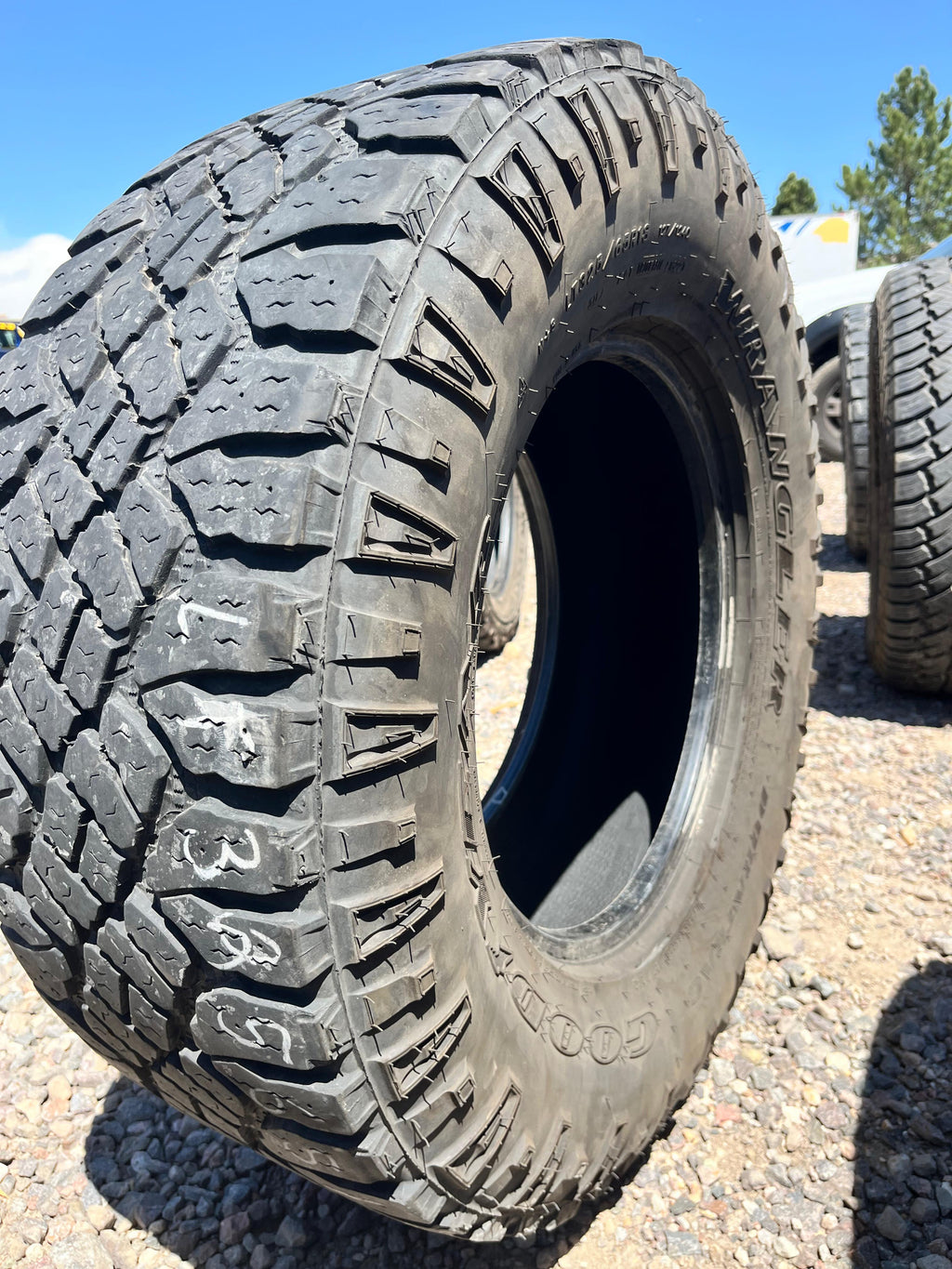 LT325/65R18 Single (1 Used Tire) Goodyear Wrangler (Duratrac)