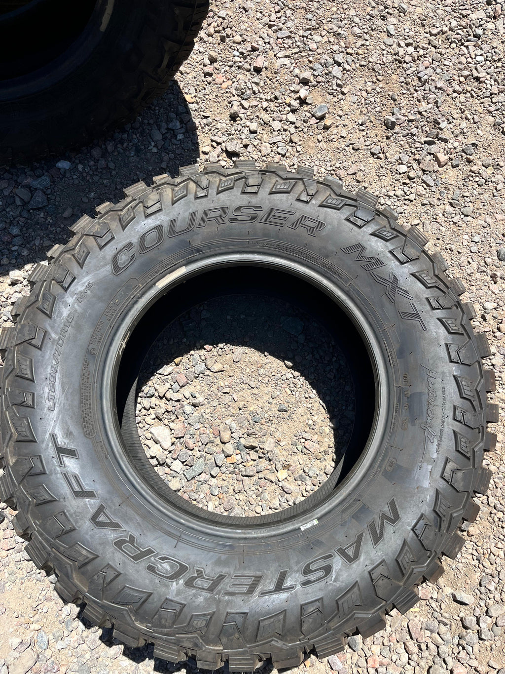 LT295/70R18 Single (1 Used Tire) Mastercraft Courser MXT