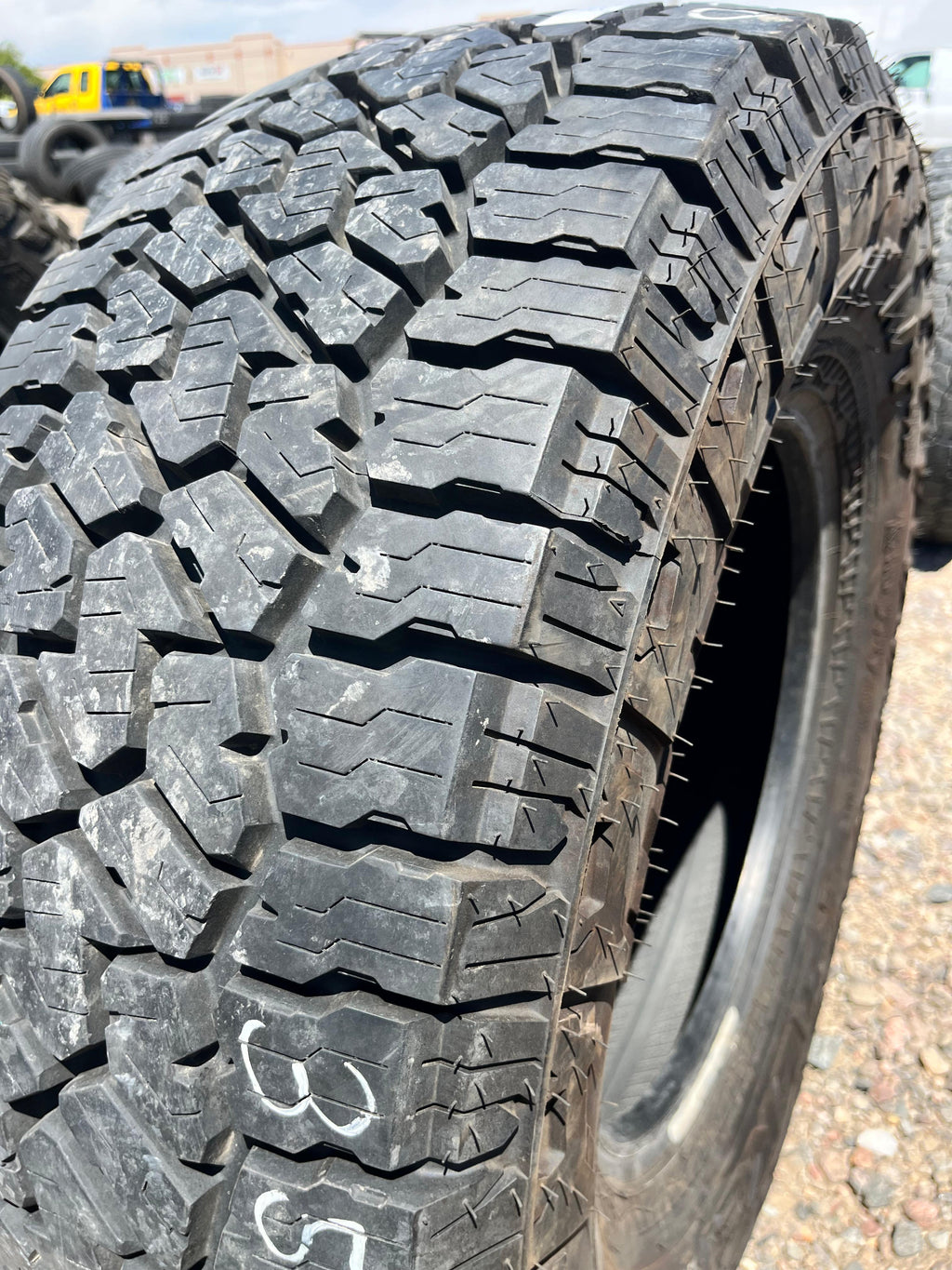 LT35x12.50R18 Single (1 Like New Tire) Falken WildPeak 4W