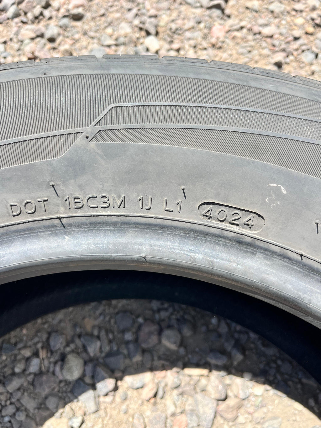 235/60R17 Single (1 Used Tire) Laufenn G Fit AS