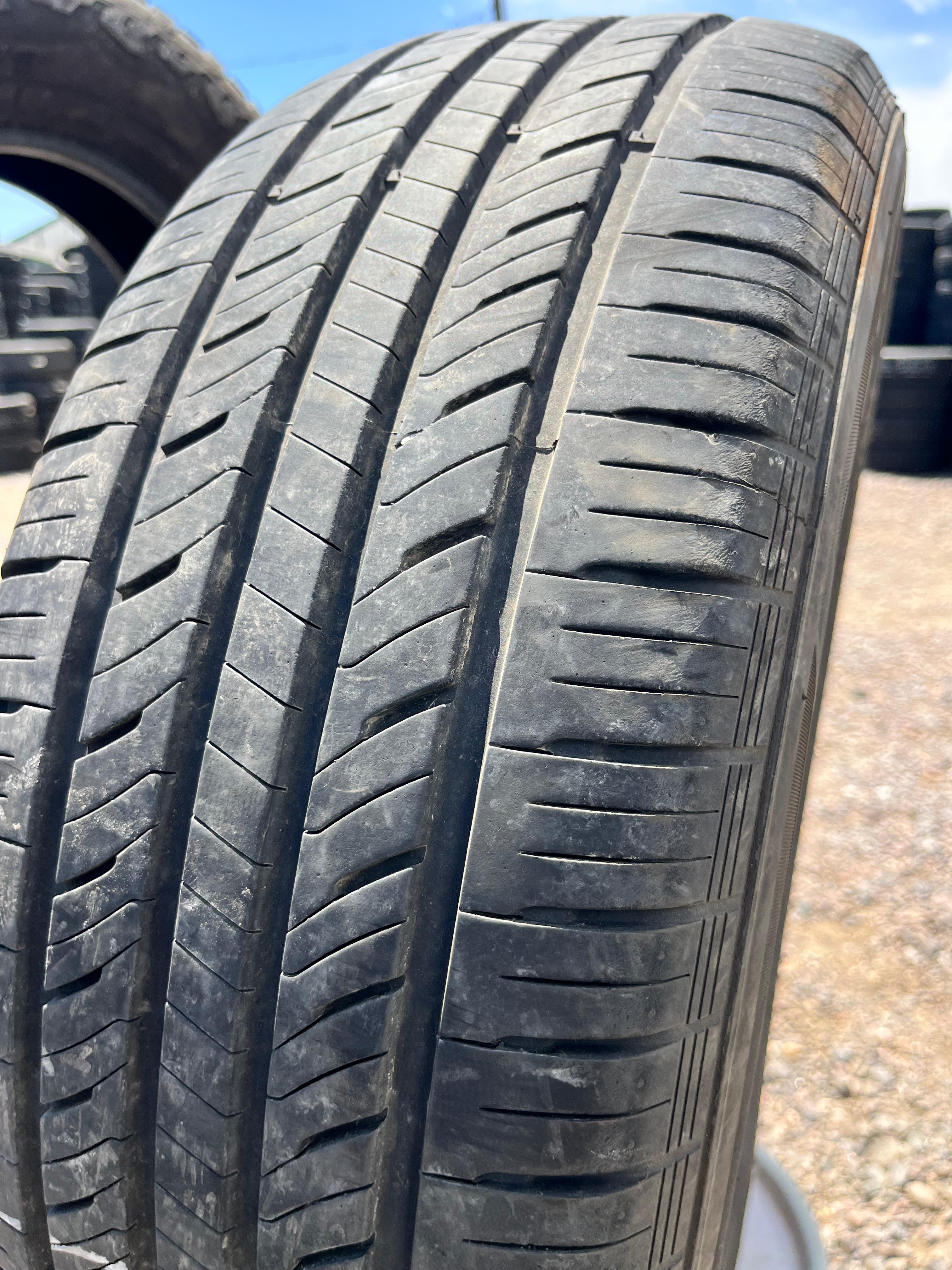 235/60R17 Single (1 Used Tire) Laufenn G Fit AS